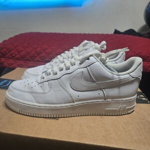 Nike Men's Air Force 1 White Sneakers